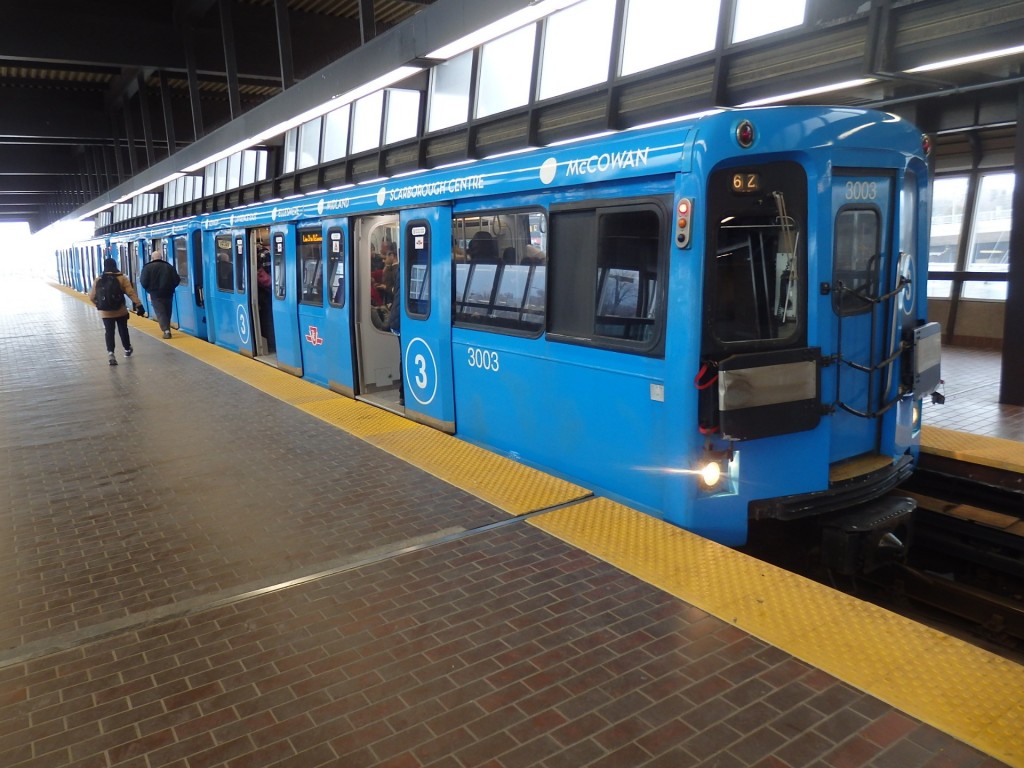 Foto: Línea 3 del subte (que es elevada) - Toronto (Ontario), Canadá