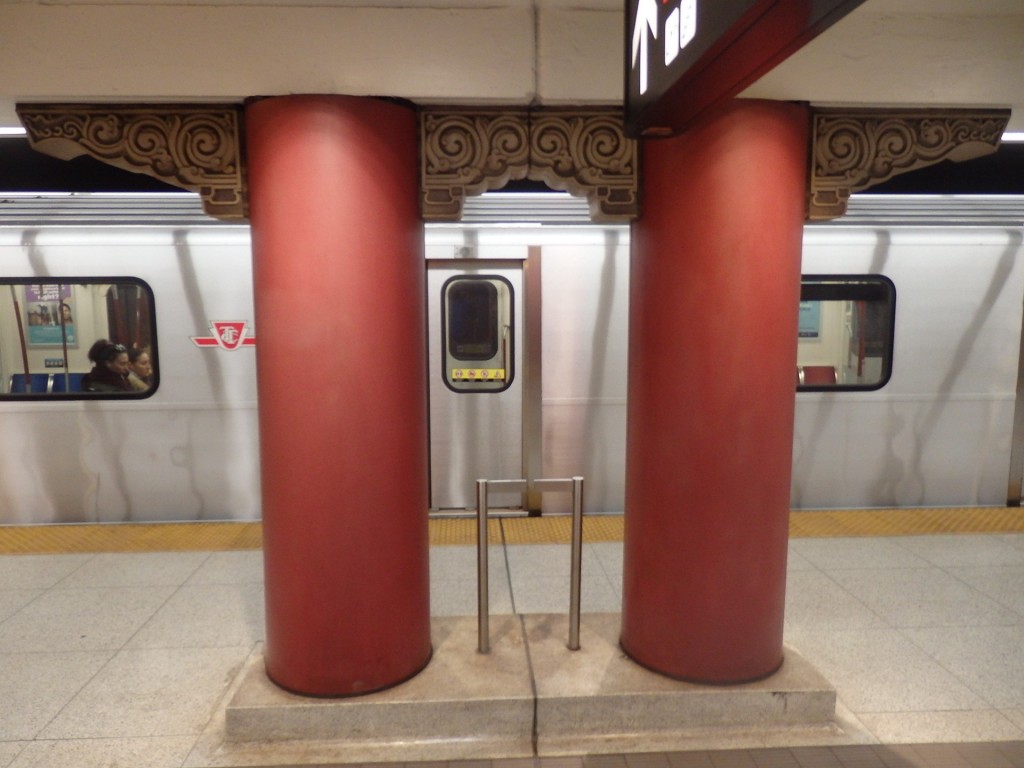Foto: estación Museum de la Línea 1 del subte - Toronto (Ontario), Canadá