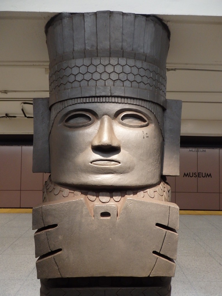 Foto: estación Museum de la Línea 1 del subte - Toronto (Ontario), Canadá