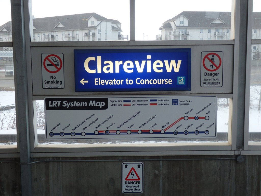 Foto: metro, estación final de la Línea Capital - Edmonton (Alberta), Canadá
