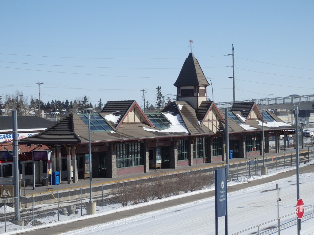 Foto: metrotranvía, estación Fish Creek - Lacombe - Calgary (Alberta), Canadá