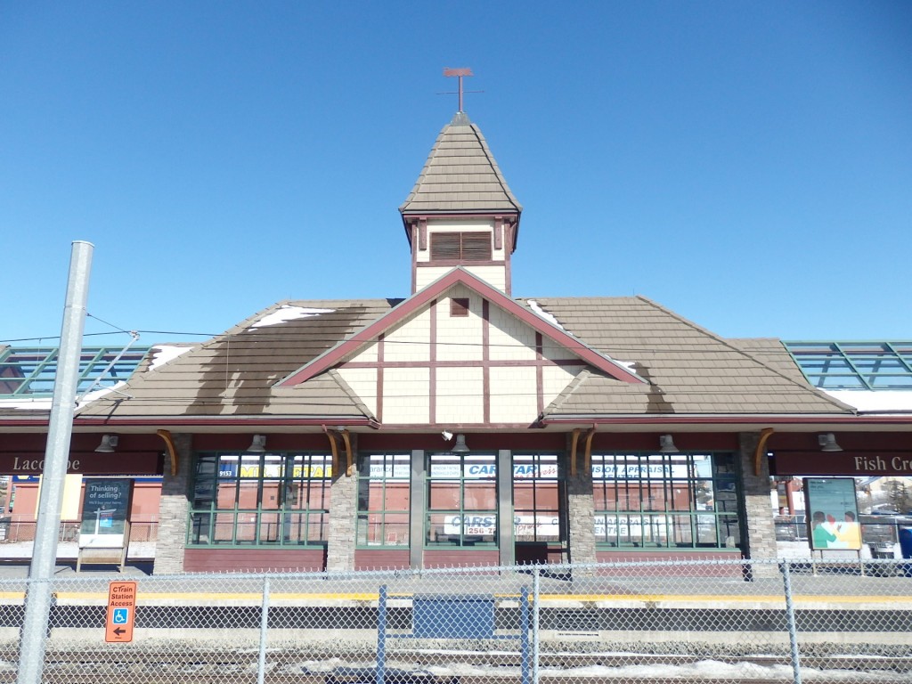 Foto: metrotranvía, estación Fish Creek - Lacombe - Calgary (Alberta), Canadá
