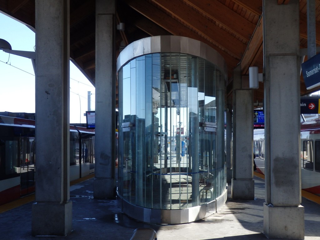 Foto: metrotranvía, estación Somerset-Bridlewood - Calgary (Alberta), Canadá