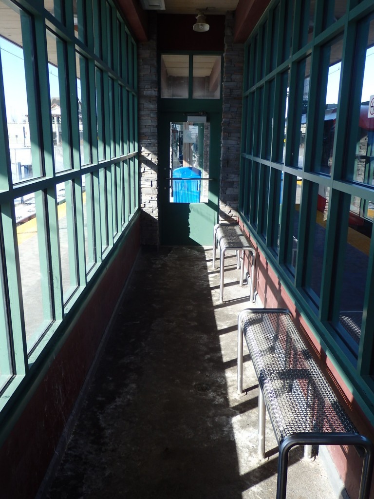 Foto: metrotranvía, estación Fish Creek - Lacombe - Calgary (Alberta), Canadá