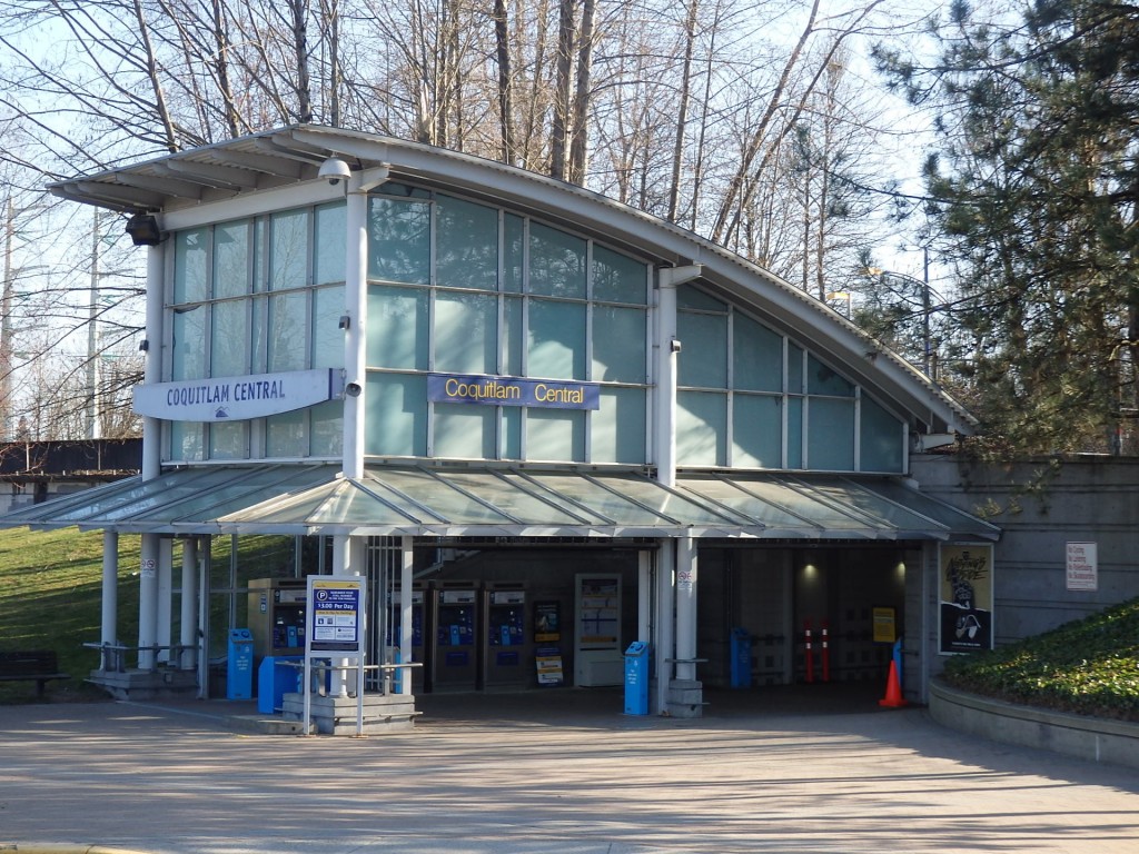 Foto: acceso a la estación Coquitlam Central (WCE) - Coquitlam (British Columbia), Canadá