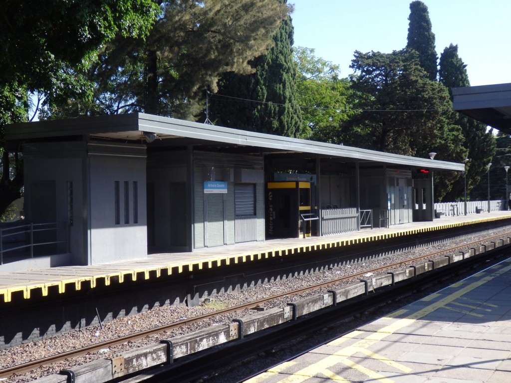 Foto: estación Antonio Devoto, FC Urquiza - Ciudad Autónoma de Buenos Aires (Buenos Aires), Argentina