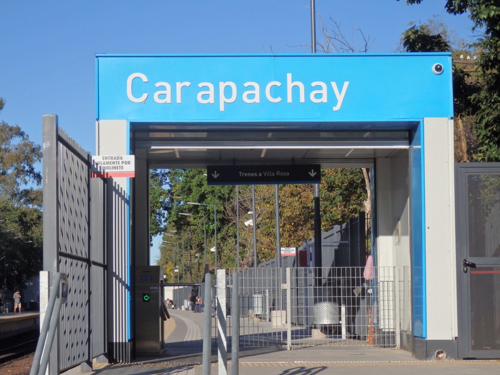 Foto: estación del FC Belgrano (Ferrovías) - Carapachay (Buenos Aires), Argentina
