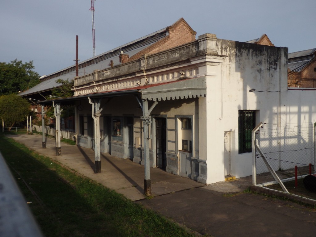 Foto: antigua estación Lynch del FC Urquiza - Sáenz Peña / Villa Lynch (Buenos Aires), Argentina
