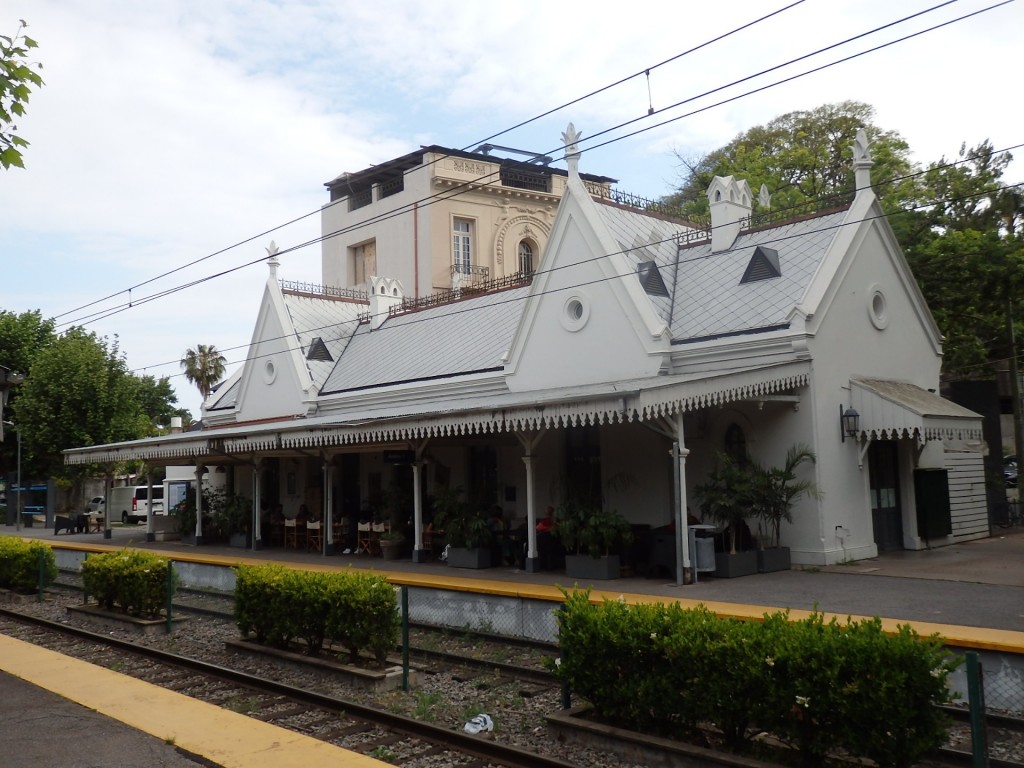 Foto: estación Punta Chica del Tren de la Costa - Victoria (Buenos Aires), Argentina