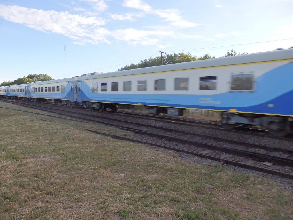 Foto: tren procedente de Mar del Plata - Coronel Brandsen (Buenos Aires), Argentina
