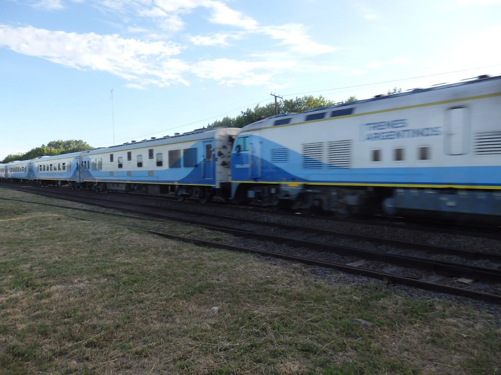 Foto: tren procedente de Mar del Plata - Coronel Brandsen (Buenos Aires), Argentina