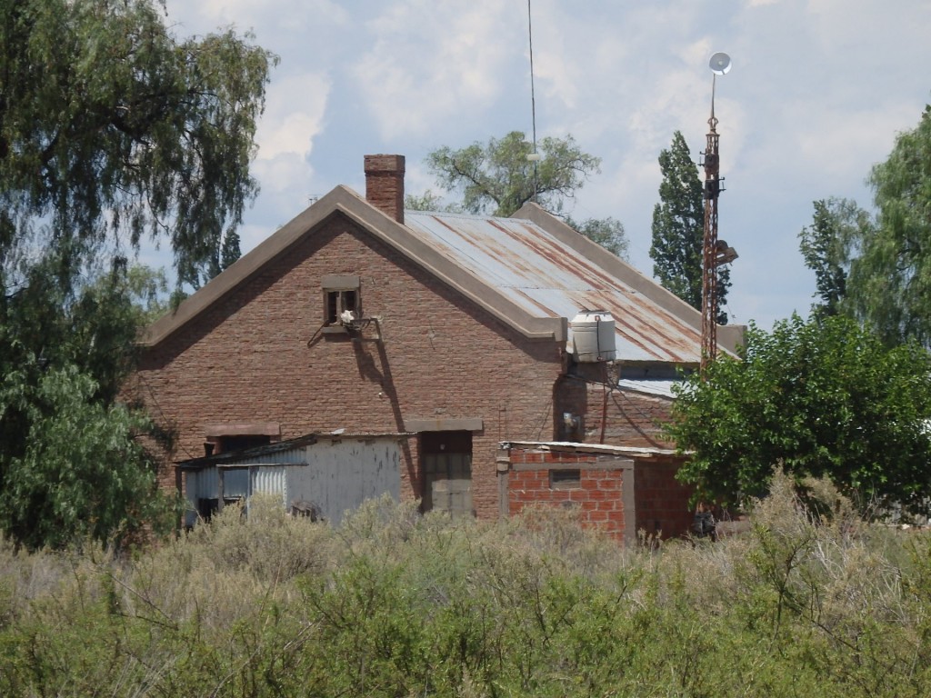 Foto: ex estación Ingeniero Balloffet del FC San Martín - Rama Caída (Mendoza), Argentina