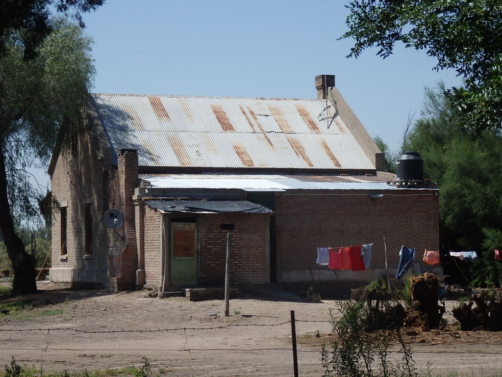Foto: ex estación del FC San Martín - Negro Quemado (Mendoza), Argentina