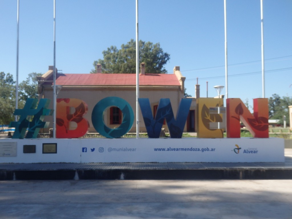 Foto: ex estación del FC Sarmiento - Bowen (Mendoza), Argentina