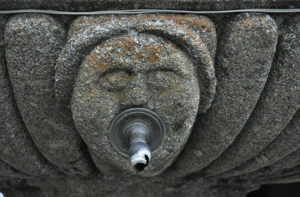 Foto: Detalle de una fuente - Piedrahíta (Ávila), España