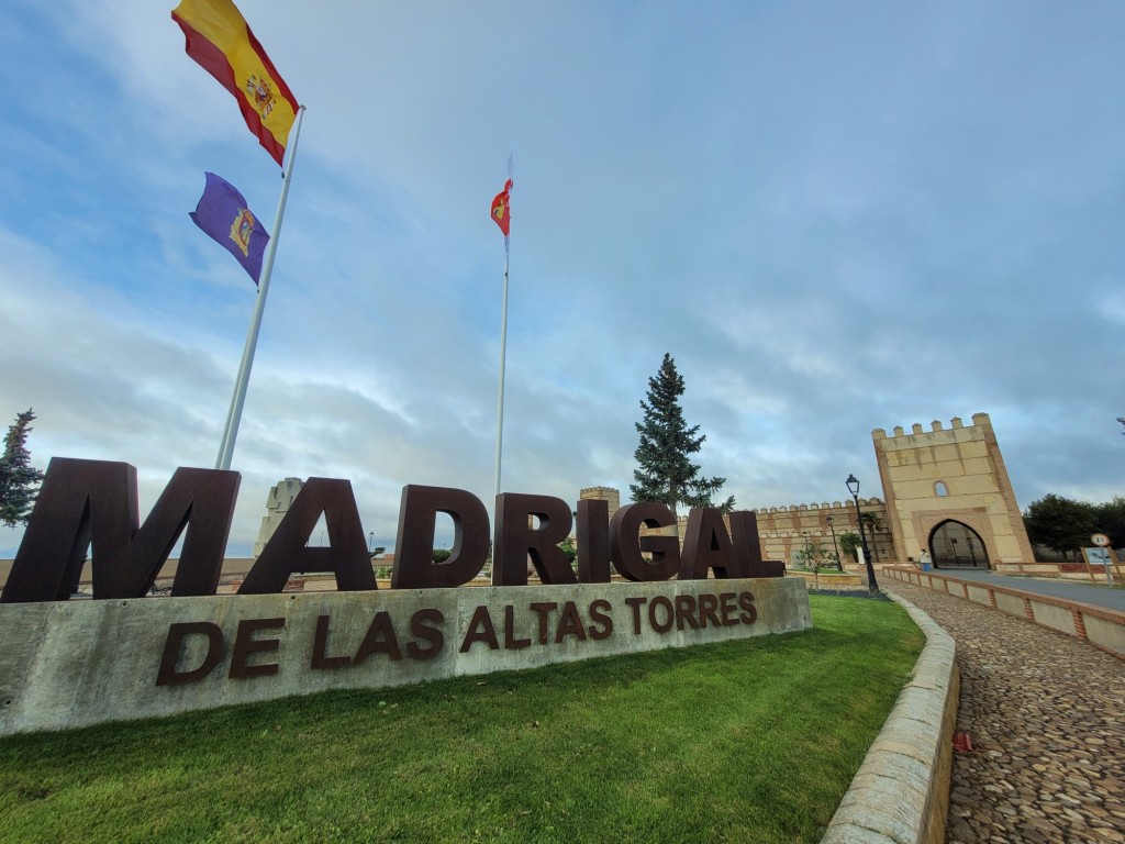 Foto: Muralla - Madrigal de las Altas Torres (Ávila), España