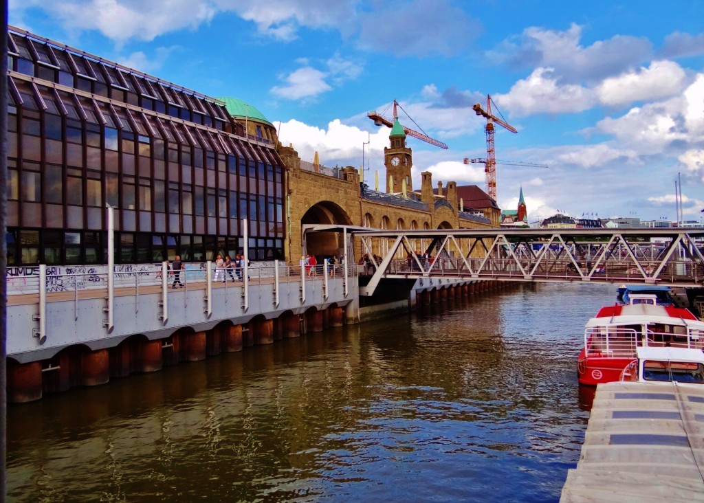 Foto: St. Pauli-Landungsbrücken - Hamburg (Hamburg City), Alemania