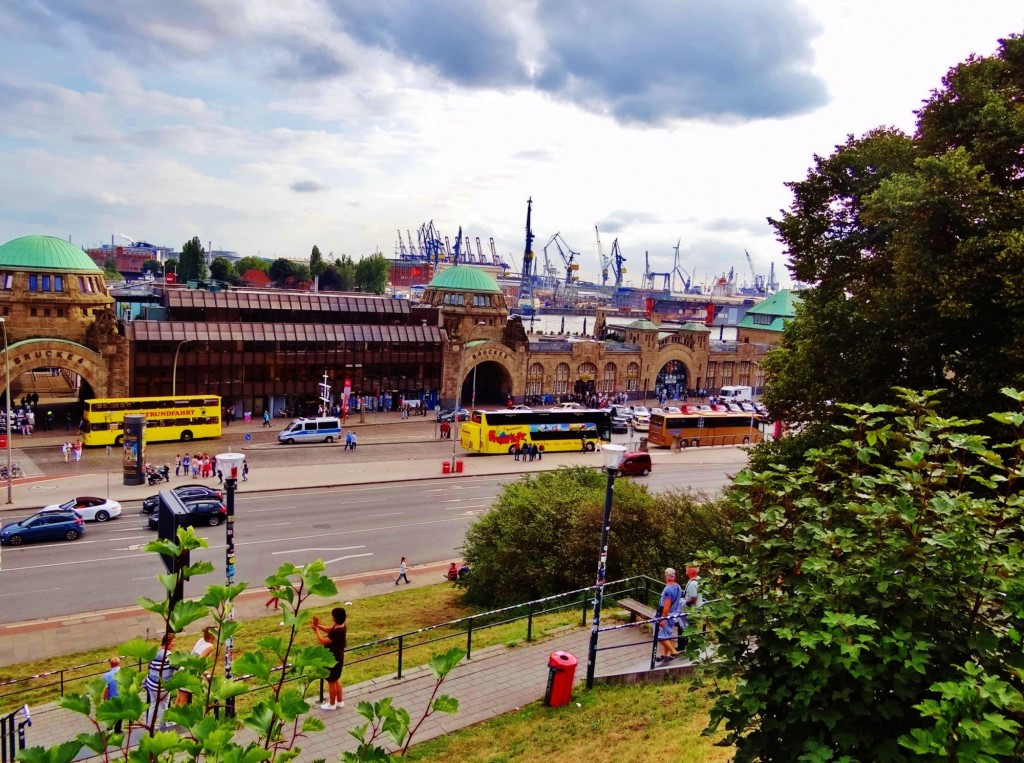 Foto: St. Pauli-Landungsbrücken - Hamburg (Hamburg City), Alemania