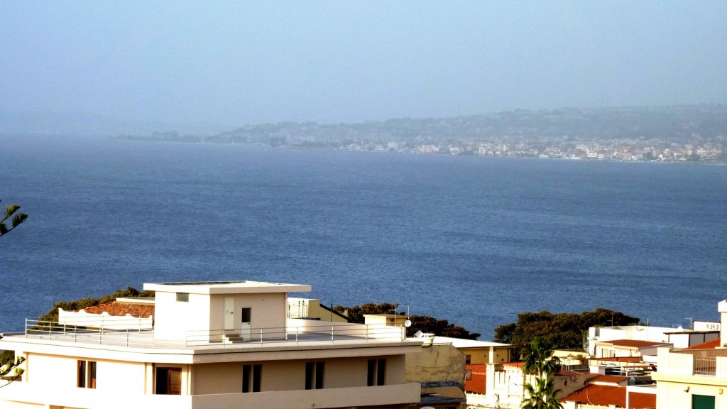 Foto: El mar desde el Castello Aragonese - Reggio Calabria (Calabria), Italia