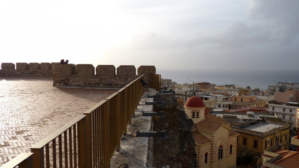 Foto: El mar desde el Castello Aragonese - Reggio Calabria (Calabria), Italia