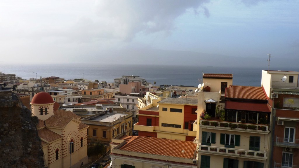 Foto: El mar desde el Castello Aragonese - Reggio Calabria (Calabria), Italia