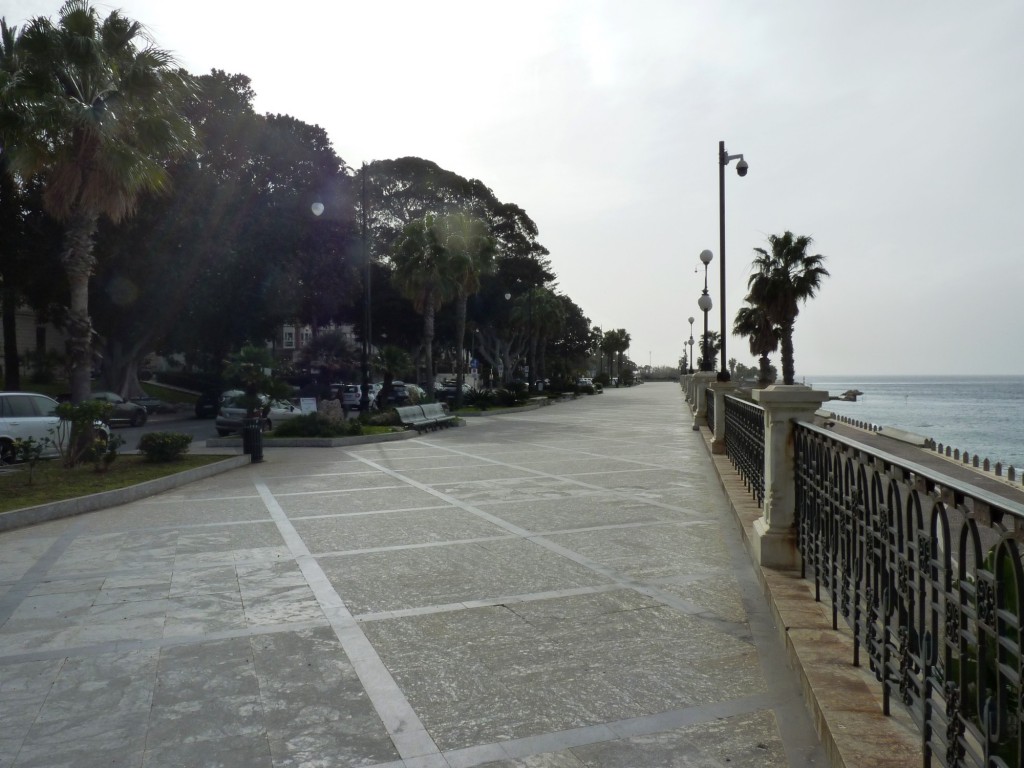 Foto: Paseo de la costa - Reggio Calabria (Calabria), Italia