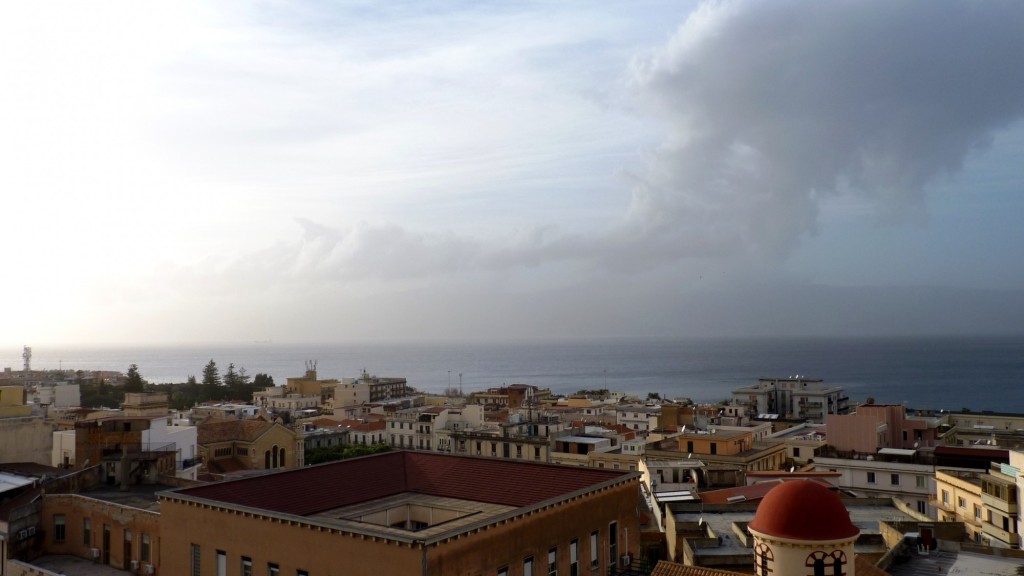 Foto: El mar desde el Castello Aragonese - Reggio Calabria (Calabria), Italia