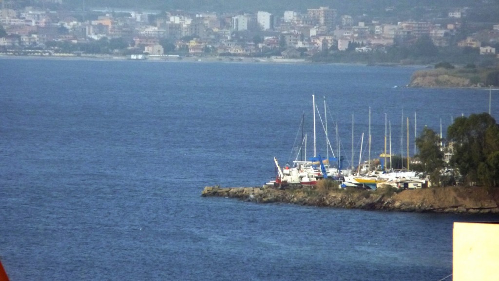 Foto: El mar desde el Castello Aragonese - Reggio Calabria (Calabria), Italia