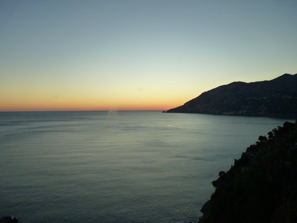 Foto: Costa Amalfitana al atardecer - Amalfi (Campania), Italia