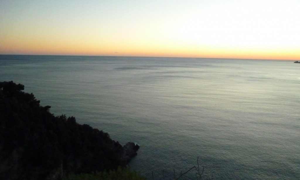 Foto: Costa Amalfitana al atardecer - Amalfi (Campania), Italia