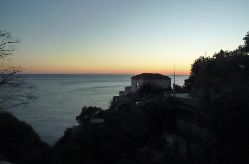 Foto: Costa Amalfitana al atardecer - Amalfi (Campania), Italia