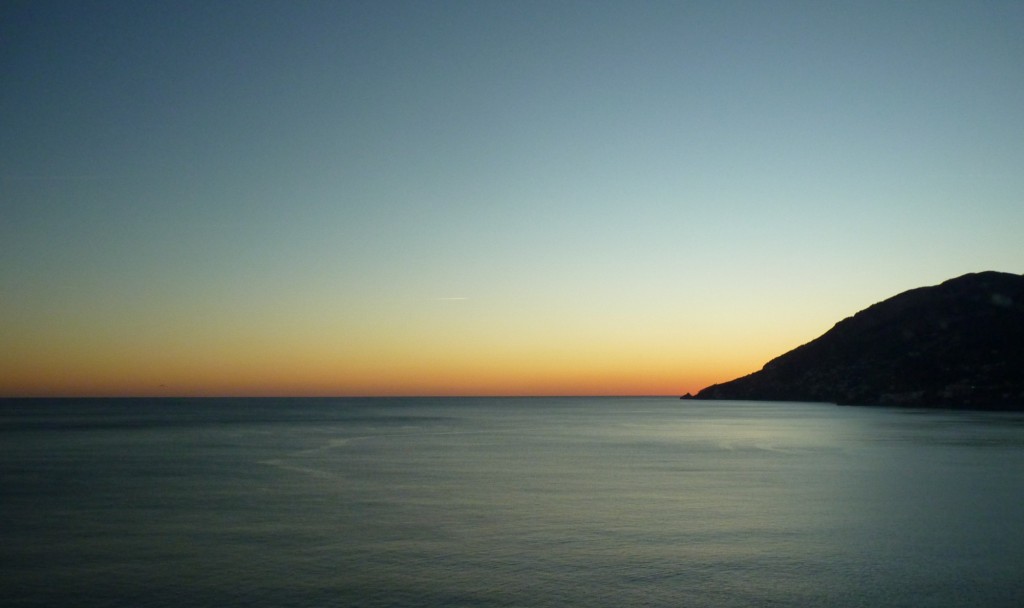 Foto: Costa Amalfitana al atardecer - Amalfi (Campania), Italia