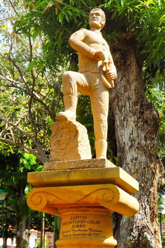 Foto: Estatua de el General José  Antonio Galán Zorro - Galán (Santander), Colombia