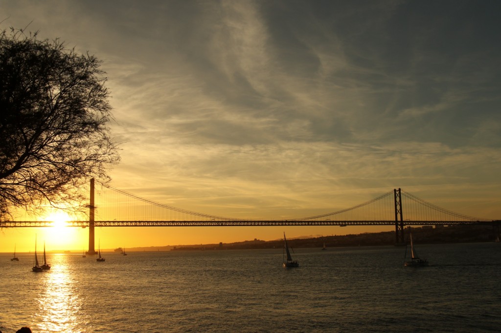 Foto: Por do Sol - Almada, Portugal