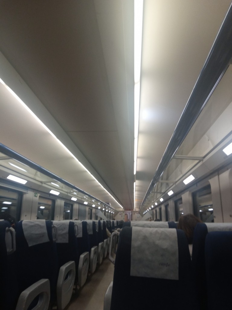 Foto: Interior del regional Zaragoza-Arcos de Jalon - Zaragoza (Aragón), España