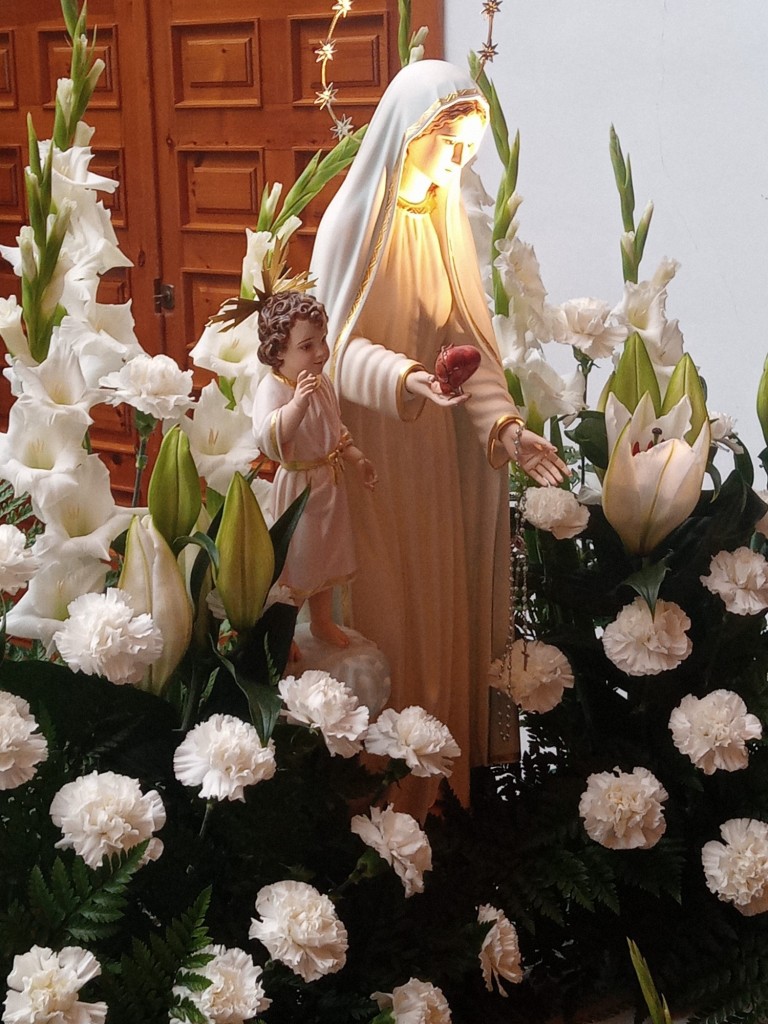 Foto: 13 de Mayo, memoria de Ntra. Sra. de Fátima en la parroquia de San Antonio - Calatayud (Zaragoza), España