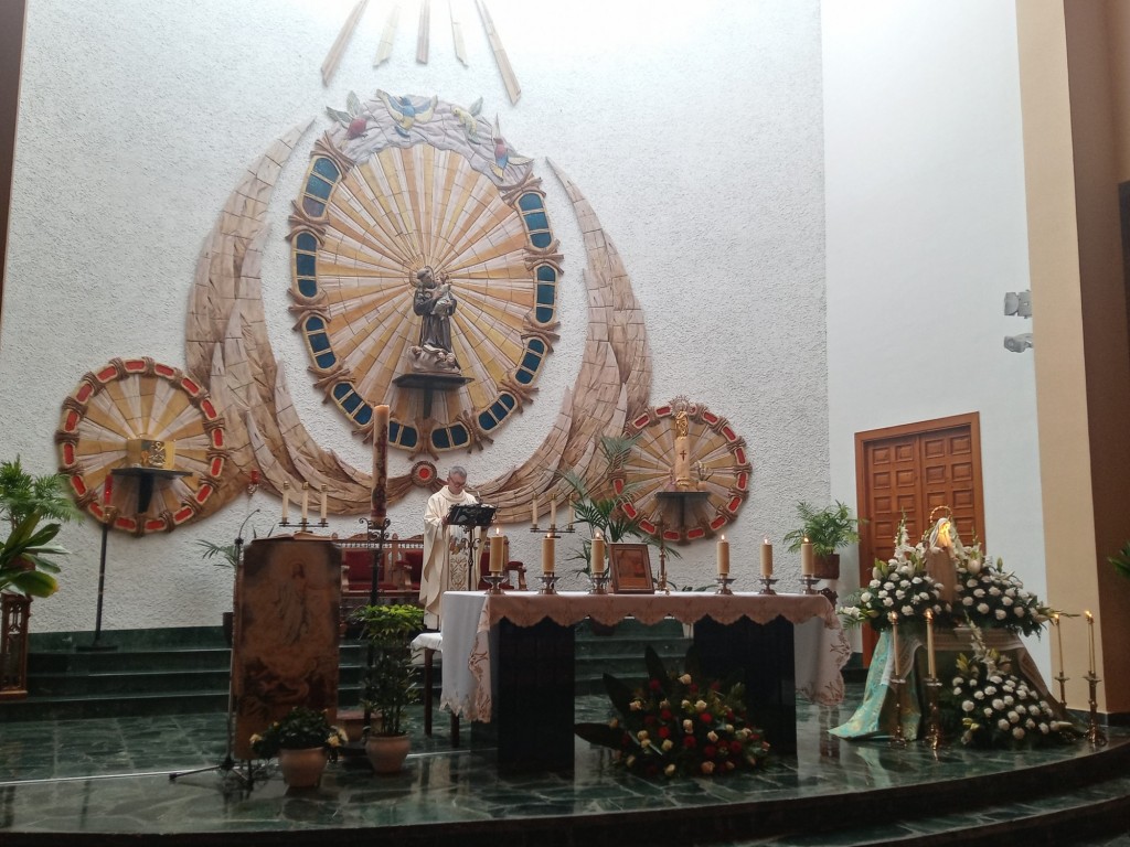 Foto: 13 de Mayo, memoria de Ntra. Sra. de Fátima en la parroquia de San Antonio - Calatayud (Zaragoza), España