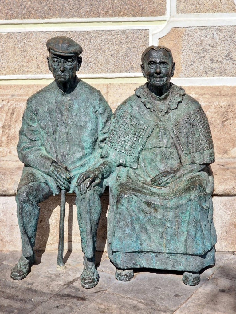 Foto: Esculturas de bronce - Picassent (València), España