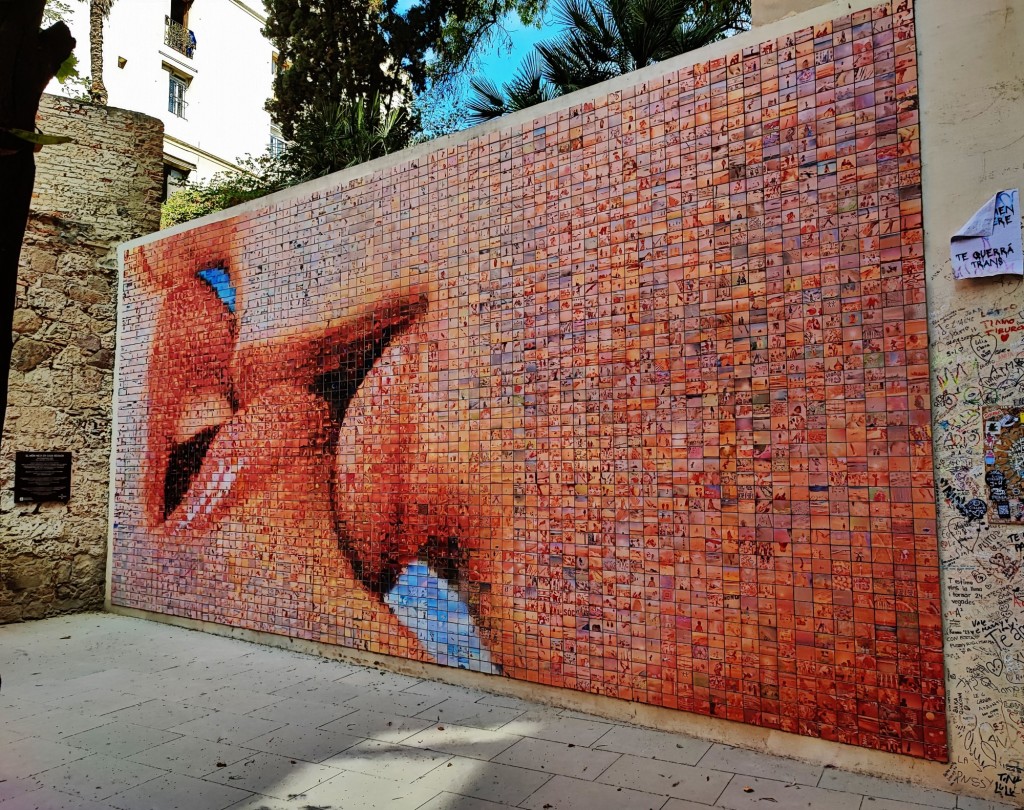 Foto: El Beso - Barcelona (Cataluña), España