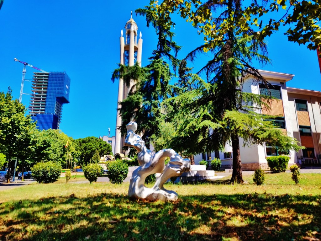 Foto: Parku Rinia - Tirana (Tiranë), Albania