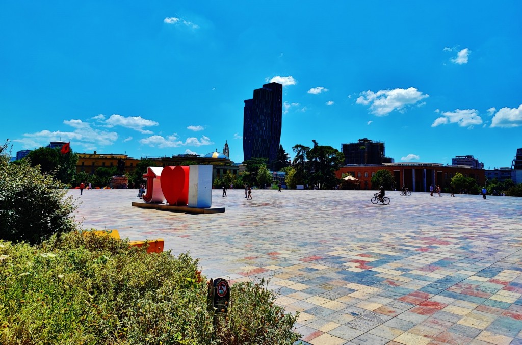 Foto: Sheshi Skënderbej - Tirana (Tiranë), Albania