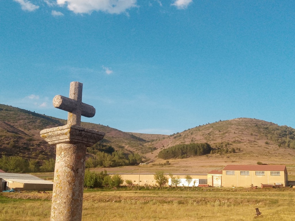 Foto: Al fondo estribaciones del Moncayo - Beratón (Soria), España