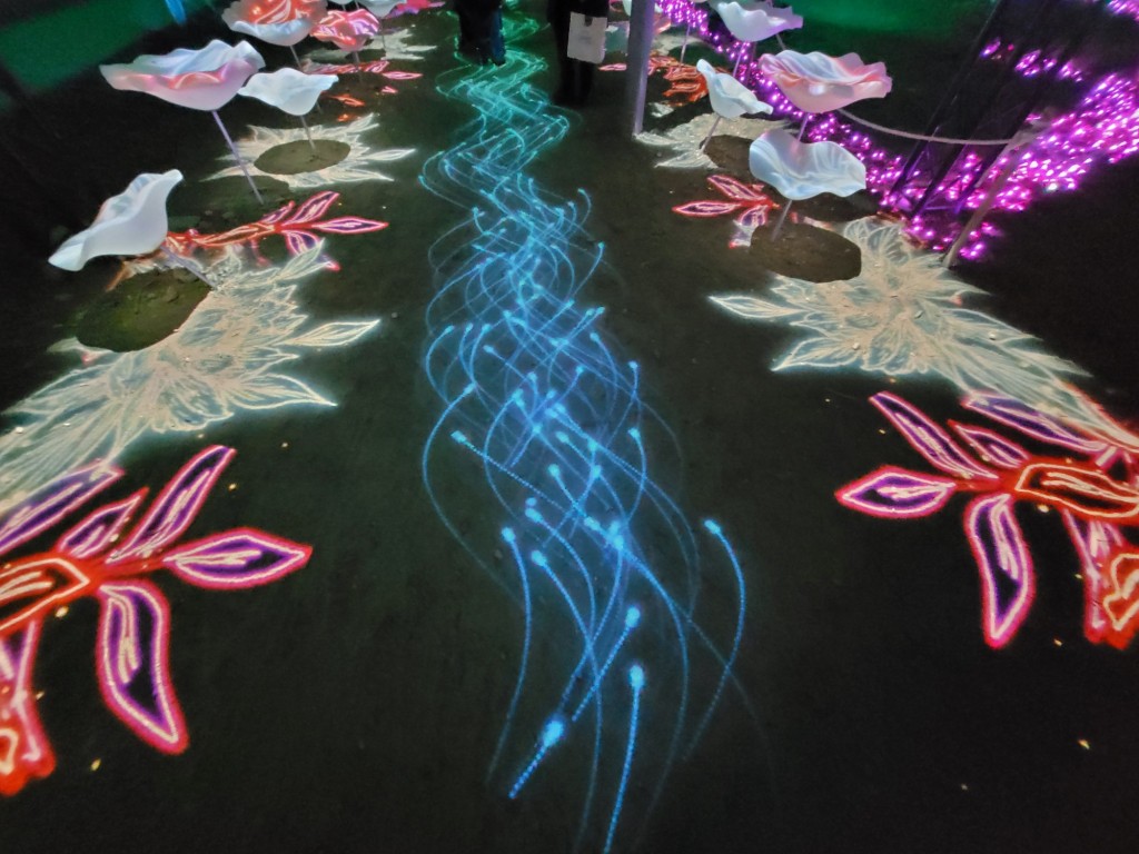 Foto: Luces en los jardines de Torre Girona - Barcelona (Cataluña), España