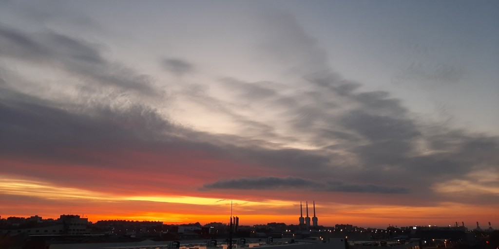 Foto: Amanecer - Sant Adrià de Besòs (Barcelona), España