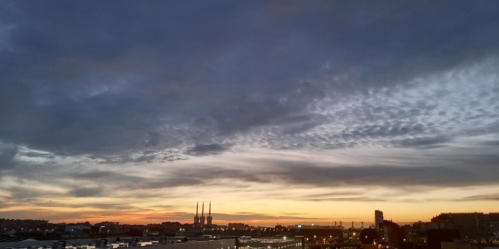 Foto: Amanecer - Sant Adrià de Besòs (Barcelona), España