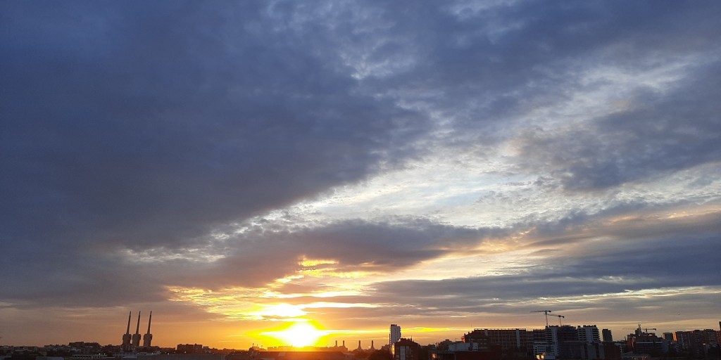 Foto: Amanecer - Sant Adrià de Besòs (Barcelona), España