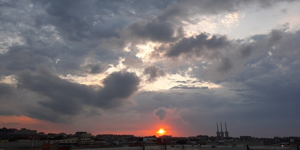 Foto: Amanecer - Sant Adrià de Besòs (Barcelona), España