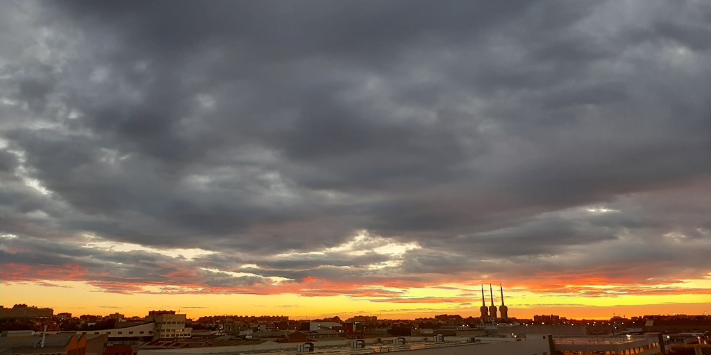 Foto: Amanecer - Sant Adrià de Besòs (Barcelona), España