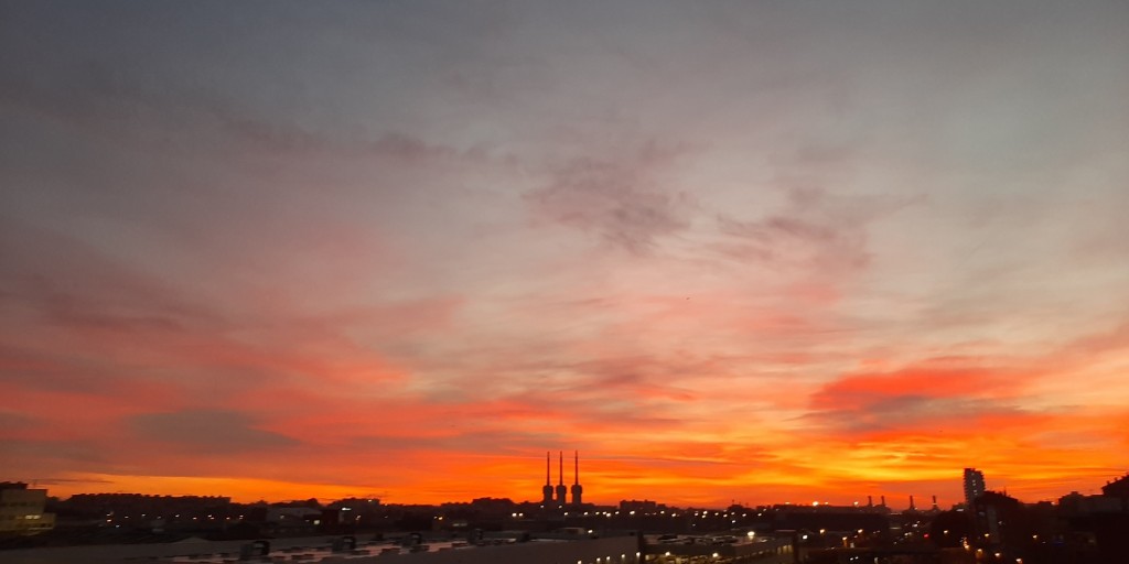 Foto: Amanecer - Sant Adrià de Besòs (Barcelona), España