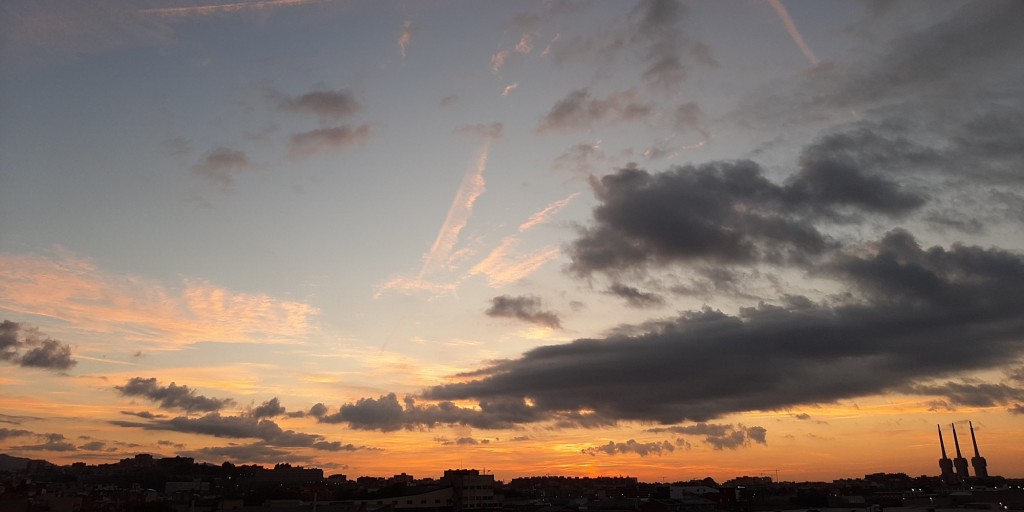 Foto: Amanecer - Sant Adrià de Besòs (Barcelona), España